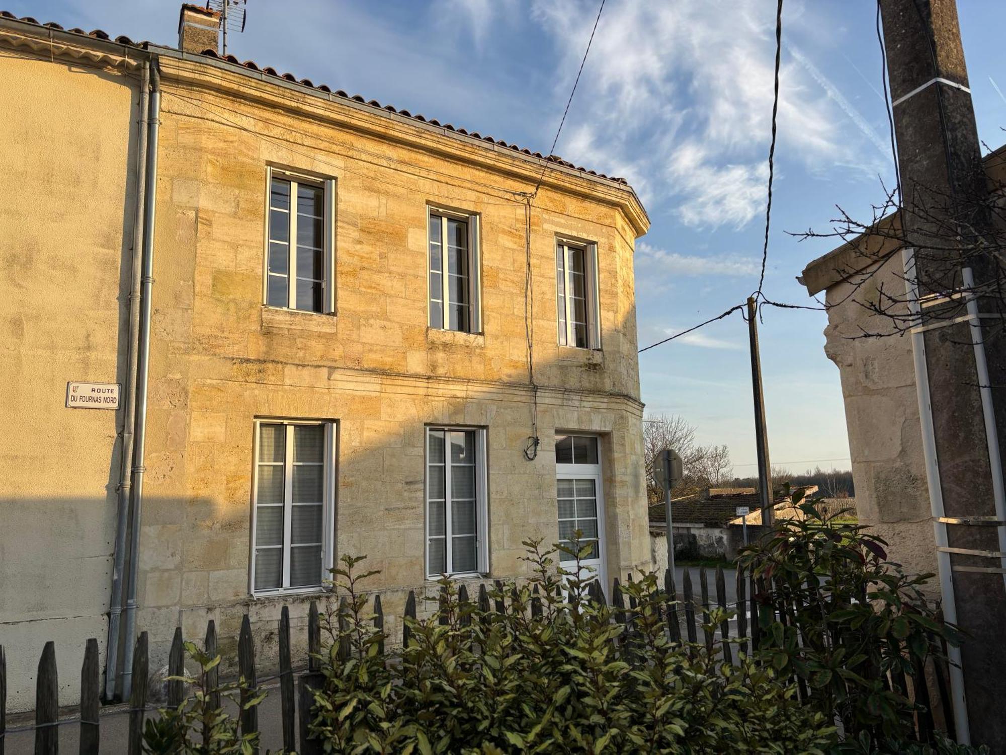 Chateau La Fon Du Berger Saint-Sauveur  Exteriör bild